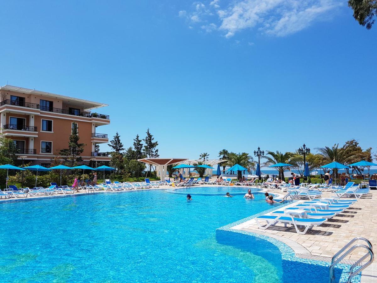Luxury Dreamland Oasis Apartments Chakvi Luaran gambar